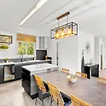 Mara Villa *